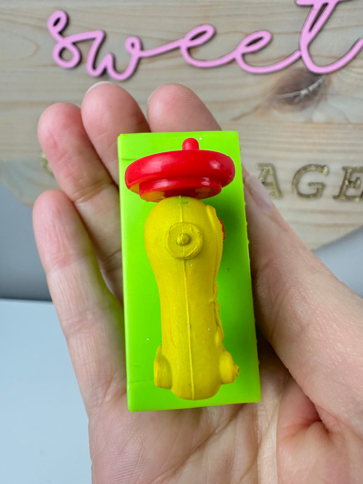1983 Kenner Strawberry Shortcake Lemon Meringue Sewing Machine Strawberryland Deluxe Miniature Accessory