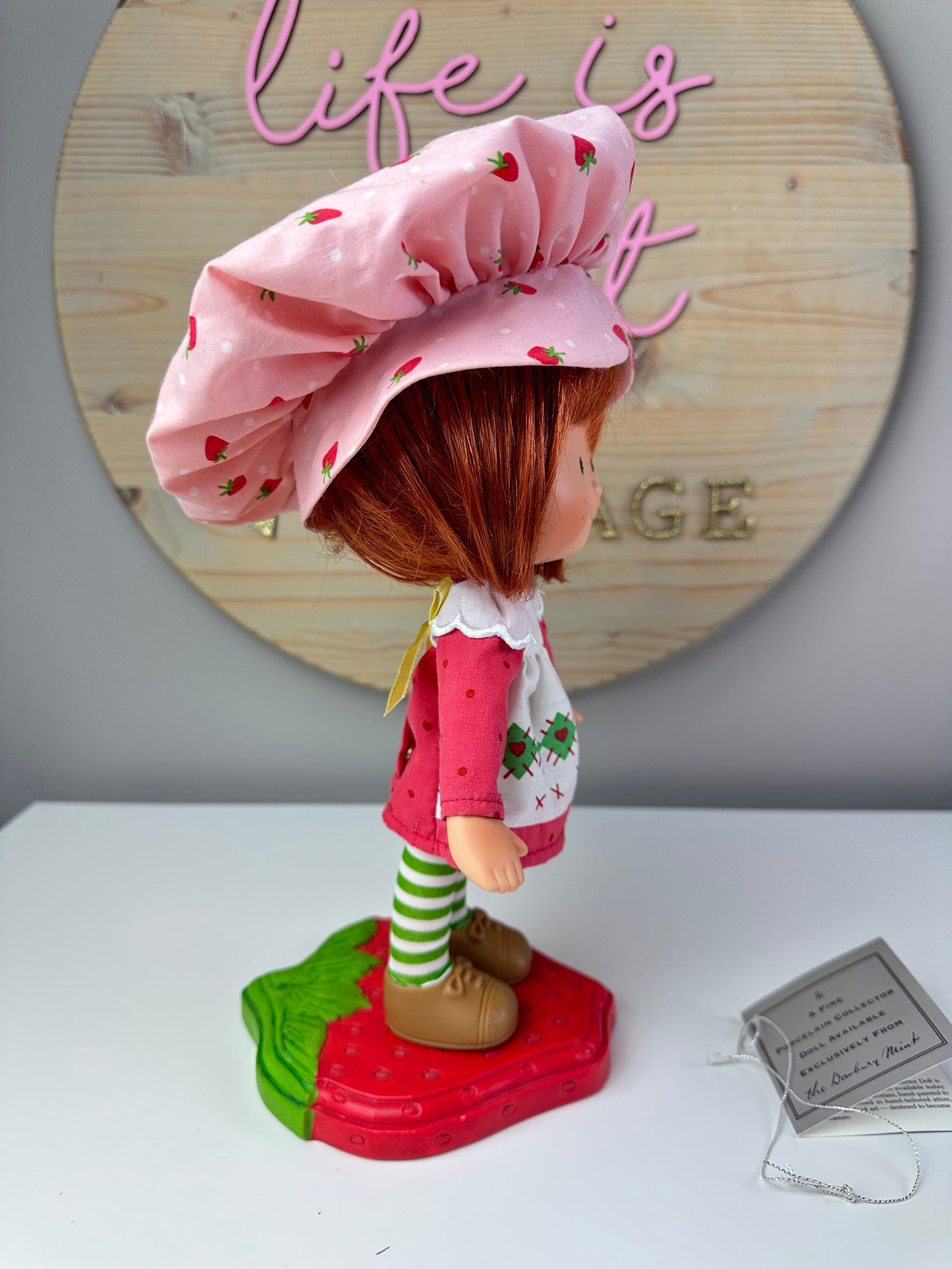 2004 Danbury Mint Strawberry Shortcake Doll