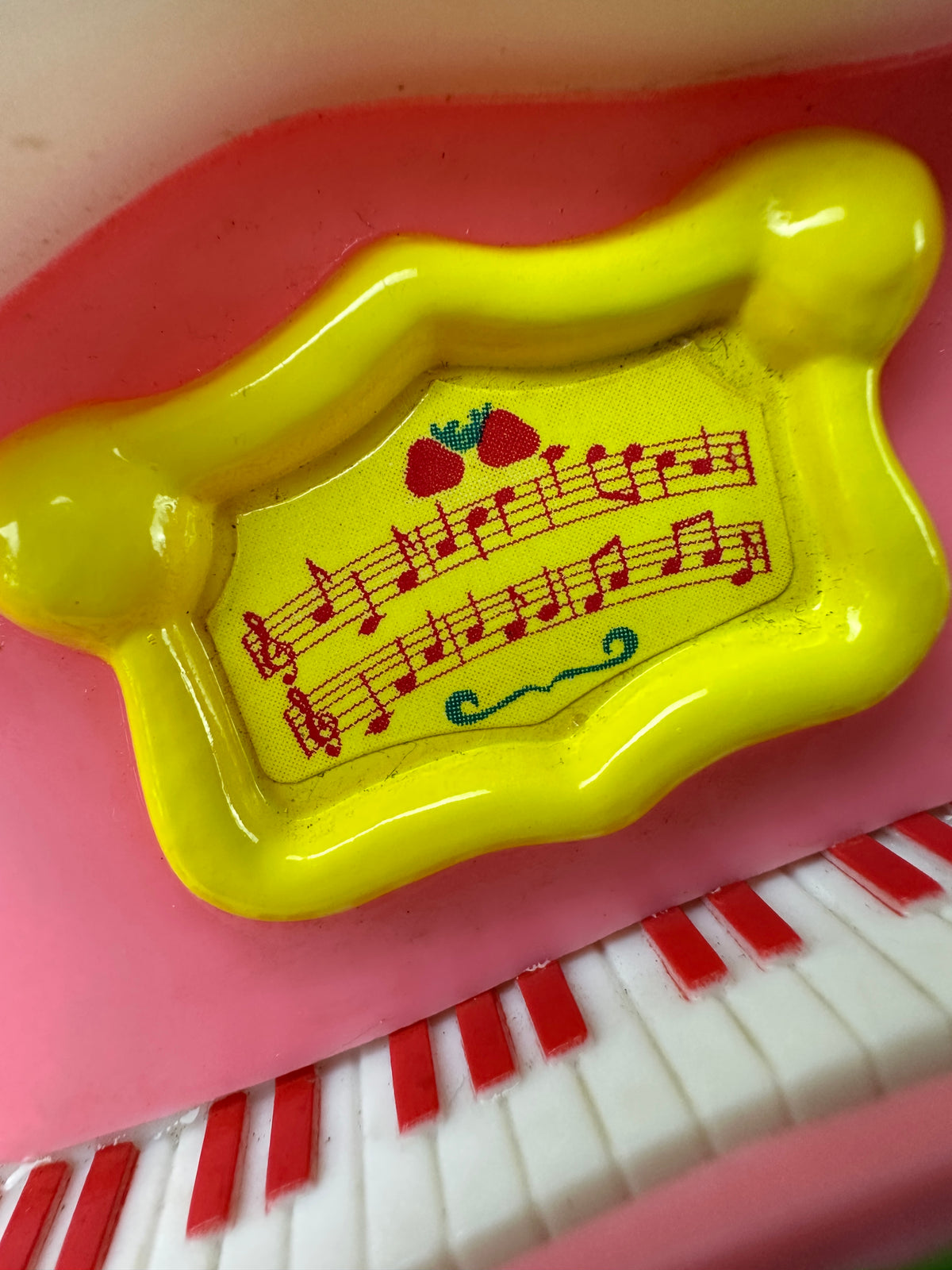 1985 Kenner Strawberry Shortcake Berry Happy Home Fancy Fun Room Piano