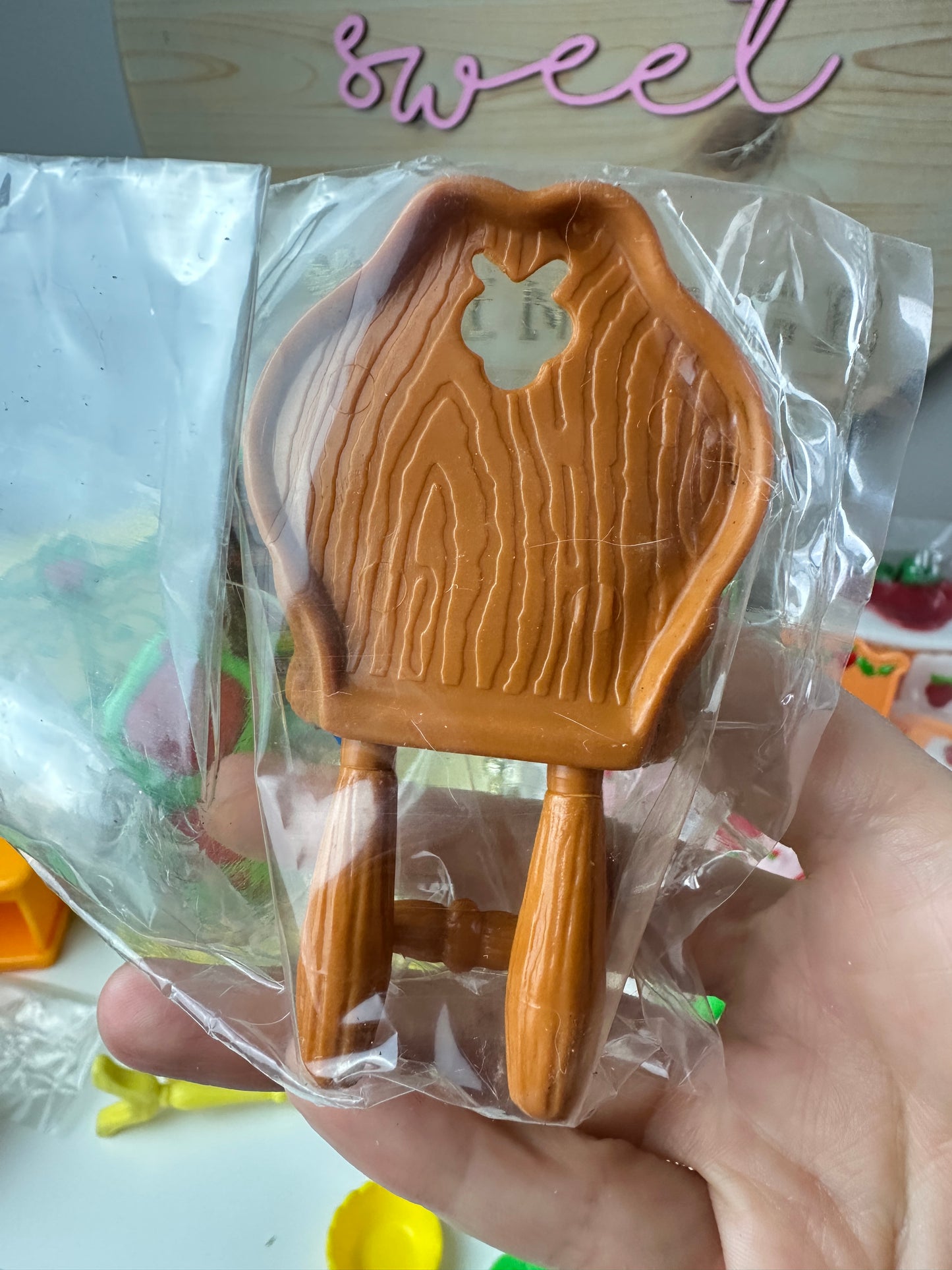 1983 Kenner Strawberry Shortcake Berry Happy Home Furniture *Berry Vault*