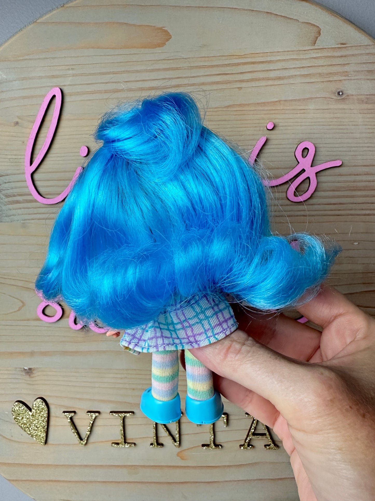 1985 Estrela Moranguinho Strawberry Shortcake Uvinha "Little Grape" Doll - Knot of Ribbon Line