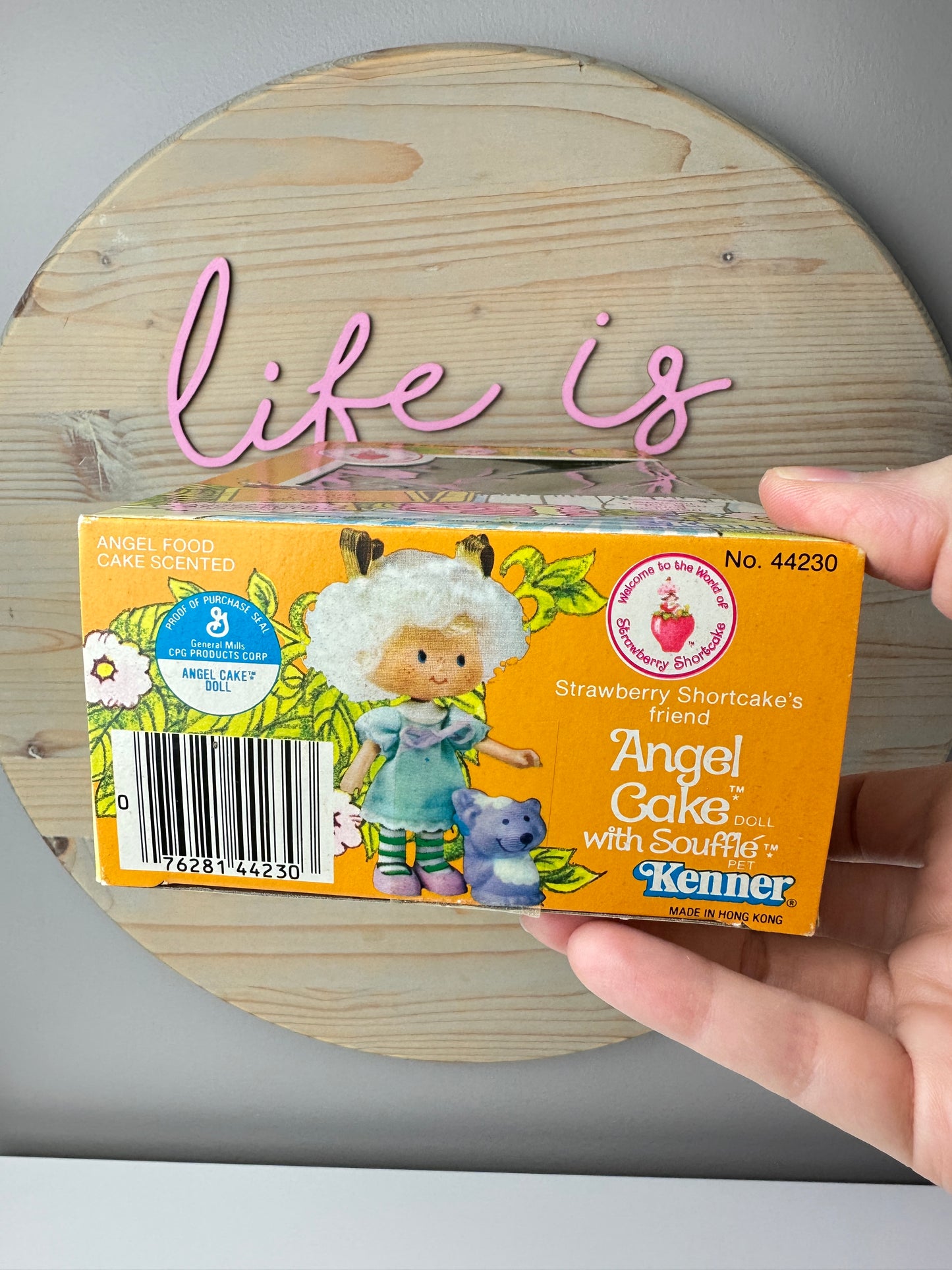 1982 Kenner Strawberry Shortcake Angel Cake with Souffle Doll MIB