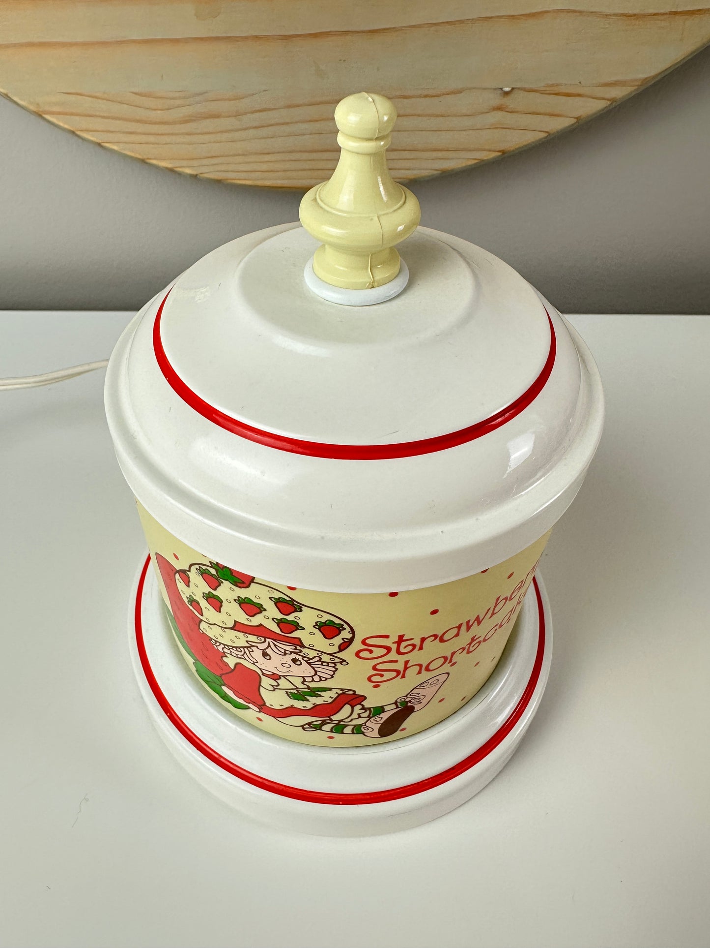 1980s AGC Strawberry Shortcake Night Light