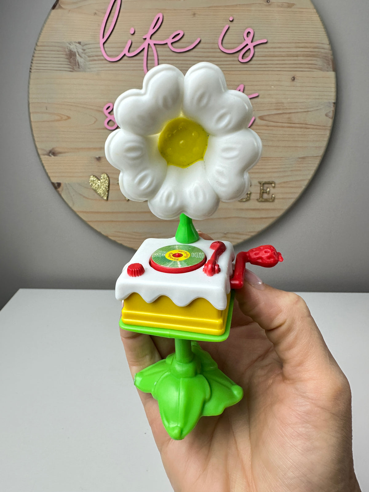 1985 Kenner Strawberry Shortcake Berry Happy Home Fancy Fun Foom Phonograph Record Player