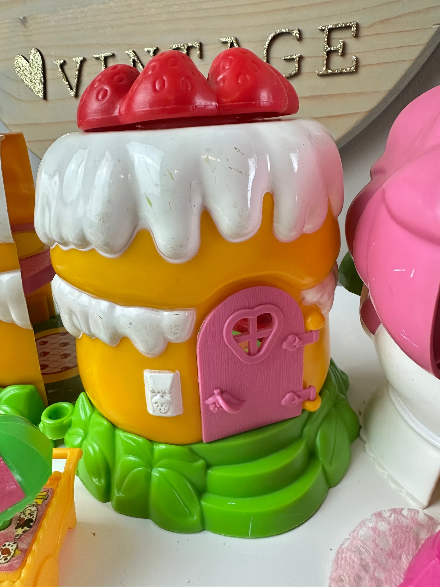 1981 Kenner Strawberry Shortcake Miniature Houses Playsets Lot