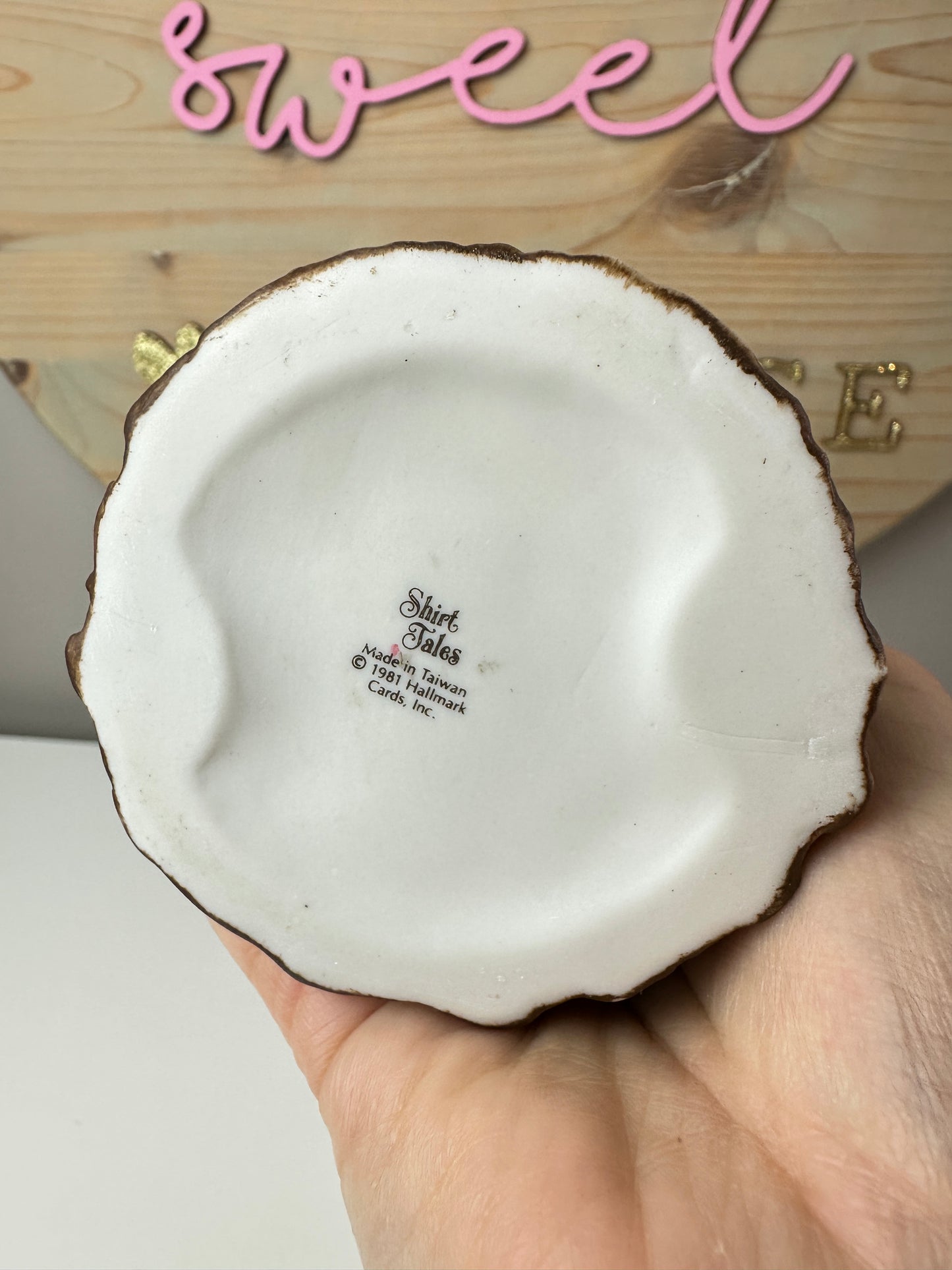 1981 Hallmark Shirt Tales Rick Raccoon Lots 'o Loot Trinket Ceramic Box
