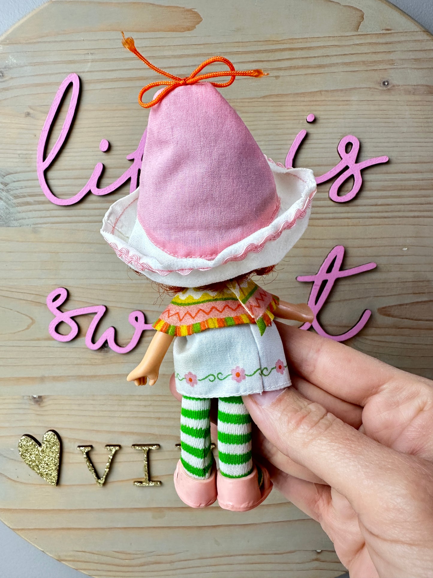 1983 Kenner Strawberry Shortcake Cafe Ole Doll