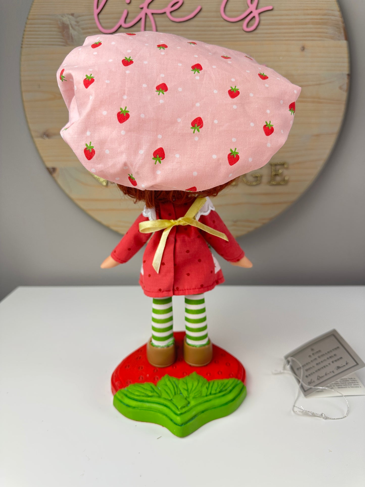 2004 Danbury Mint Strawberry Shortcake Doll