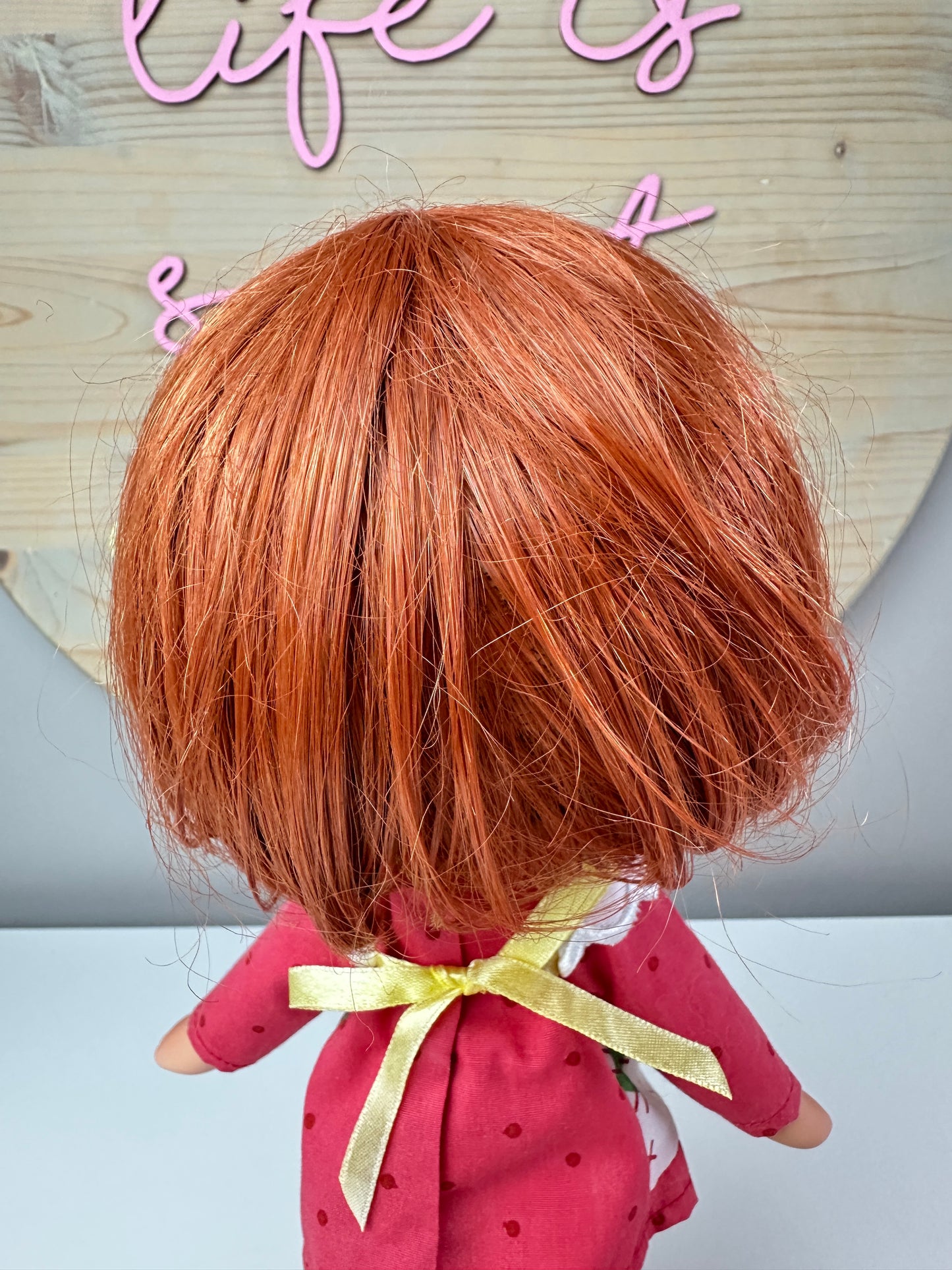 2004 Danbury Mint Strawberry Shortcake Doll