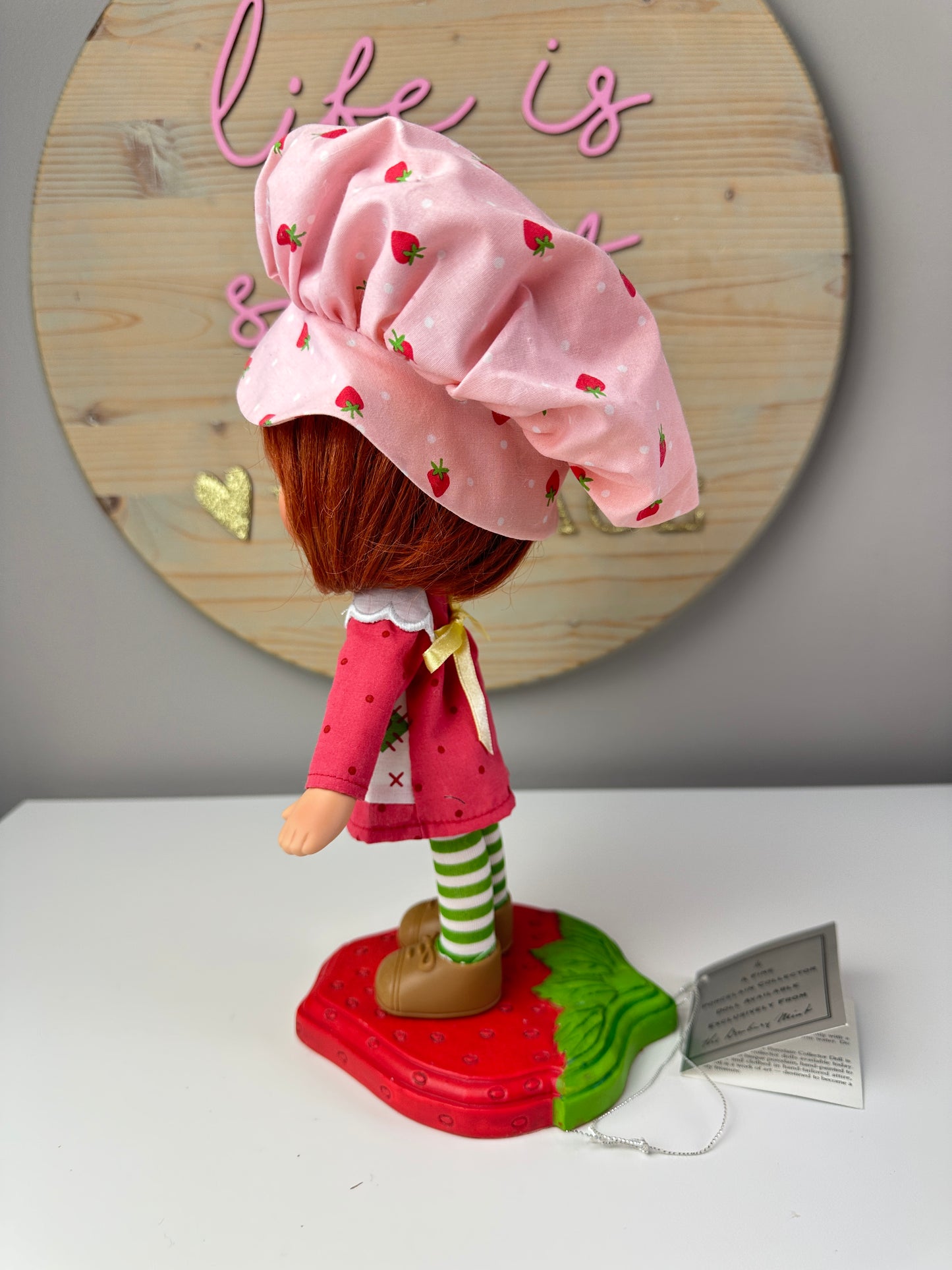 2004 Danbury Mint Strawberry Shortcake Doll