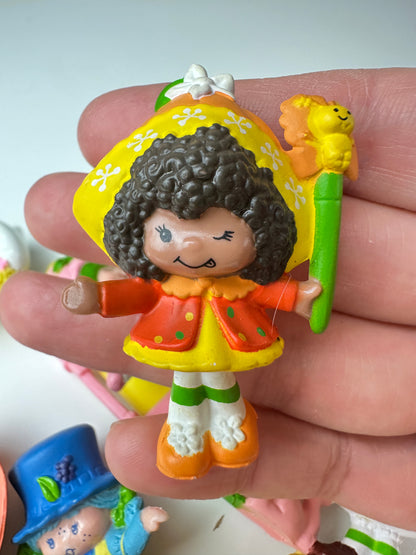 1983 Kenner Strawberry Shortcake Deluxe Miniatures [Sold Separately]