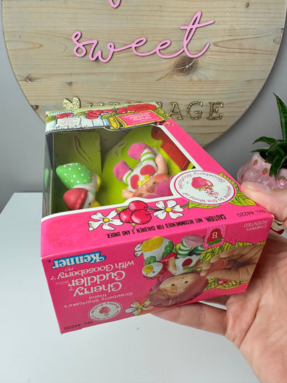 1982 Kenner Strawberry Shortcake Cherry Cuddler with Gooseberry Doll NRFB Sealed *Berry Vault*