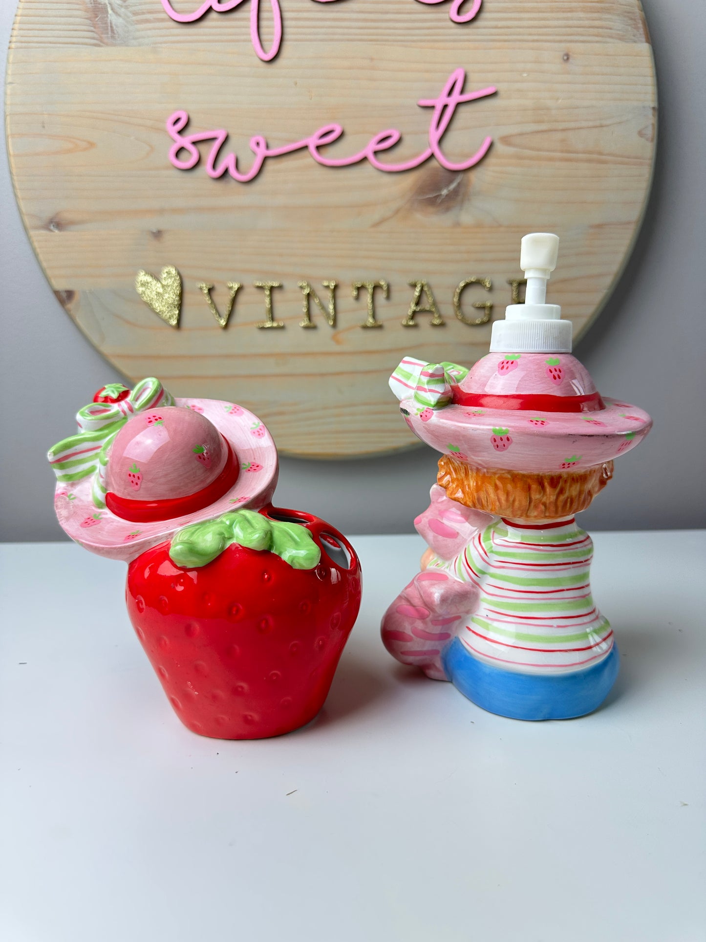 2000s Y2K Bandai-style Strawberry Shortcake Bathroom Accessories [Lot of 2]