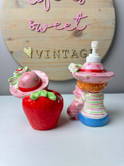 2000s Y2K Bandai-style Strawberry Shortcake Bathroom Accessories [Lot of 2]