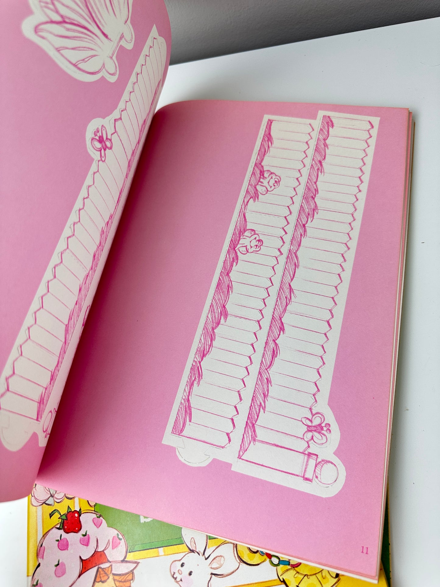 1980 Random House AGC Strawberry Shortcake Toy Book [Unused]