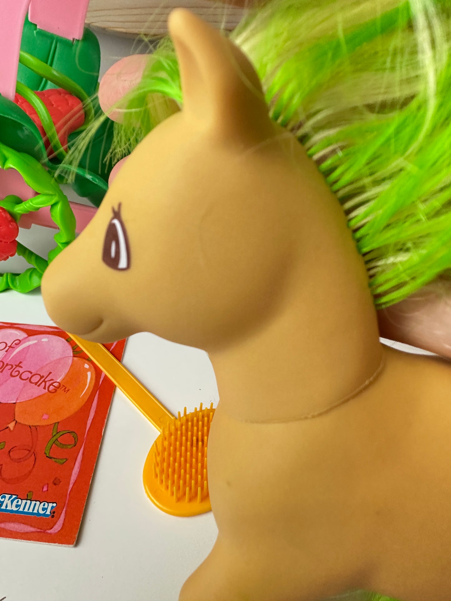 1984 Kenner Strawberry Shortcake Maple Stirrup & The Oatsmobile Playset *Berry Vault*