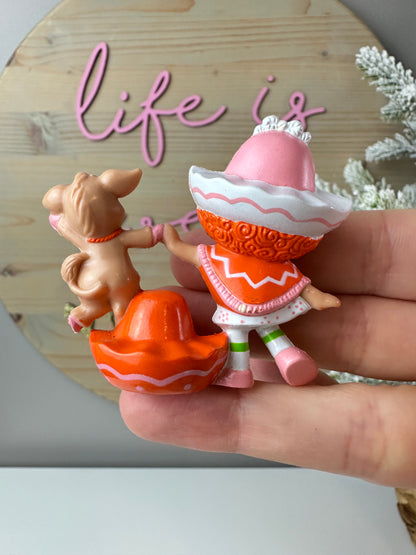 1984 Kenner Strawberry Shortcake Cafe Ole Dancing Around a Hat with Burrito Mini PVC Figure *Berry Vault*
