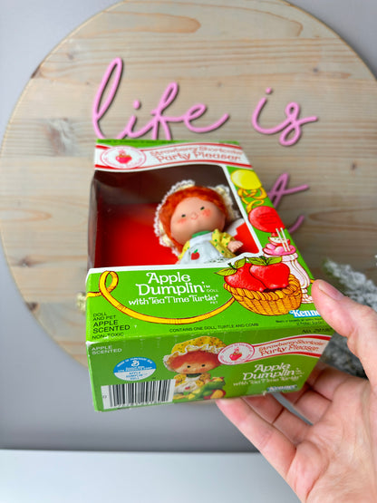 1984 Kenner Strawberry Shortcake Apple Dumplin' with Tea Time Turtle Party Pleaser Doll [Factory Sealed]