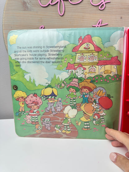 1984 Kenner Strawberry Shortcake Storybook Carrying Case