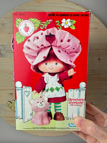 1982 Kenner Strawberry Shortcake with Custard Doll NRFB Sealed *Berry Vault*