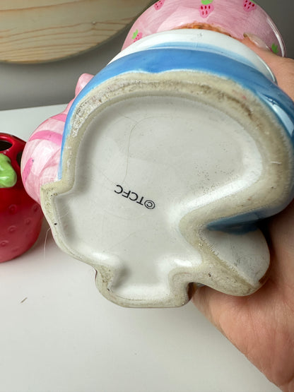 2000s Y2K Bandai-style Strawberry Shortcake Bathroom Accessories [Lot of 2]
