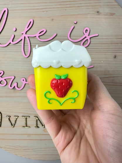 1985 Kenner Strawberry Shortcake Berry Happy Home Berry Fancy Fun Foom Furniture - Toy Box