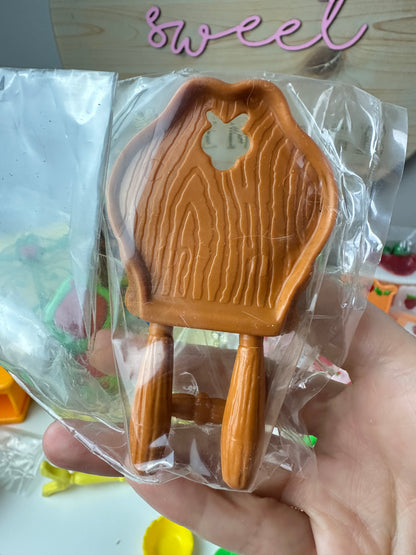 1983 Kenner Strawberry Shortcake Berry Happy Home Furniture *Berry Vault*