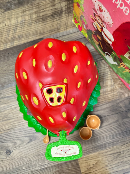 1980 Kenner Strawberry Shortcake Bake Shoppe with Box