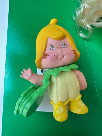 1985 Kenner Strawberry Shortcake Banana Twirl with Banana Berrykin Doll MIB *Berry Vault*