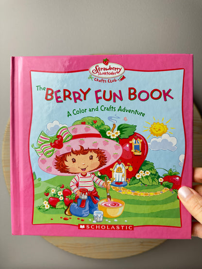 2004 TCFC Scholastic Strawberry Shortcake Berry Fun Book