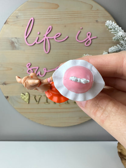 1984 Kenner Strawberry Shortcake Cafe Ole Dancing Around a Hat with Burrito Mini PVC Figure *Berry Vault*