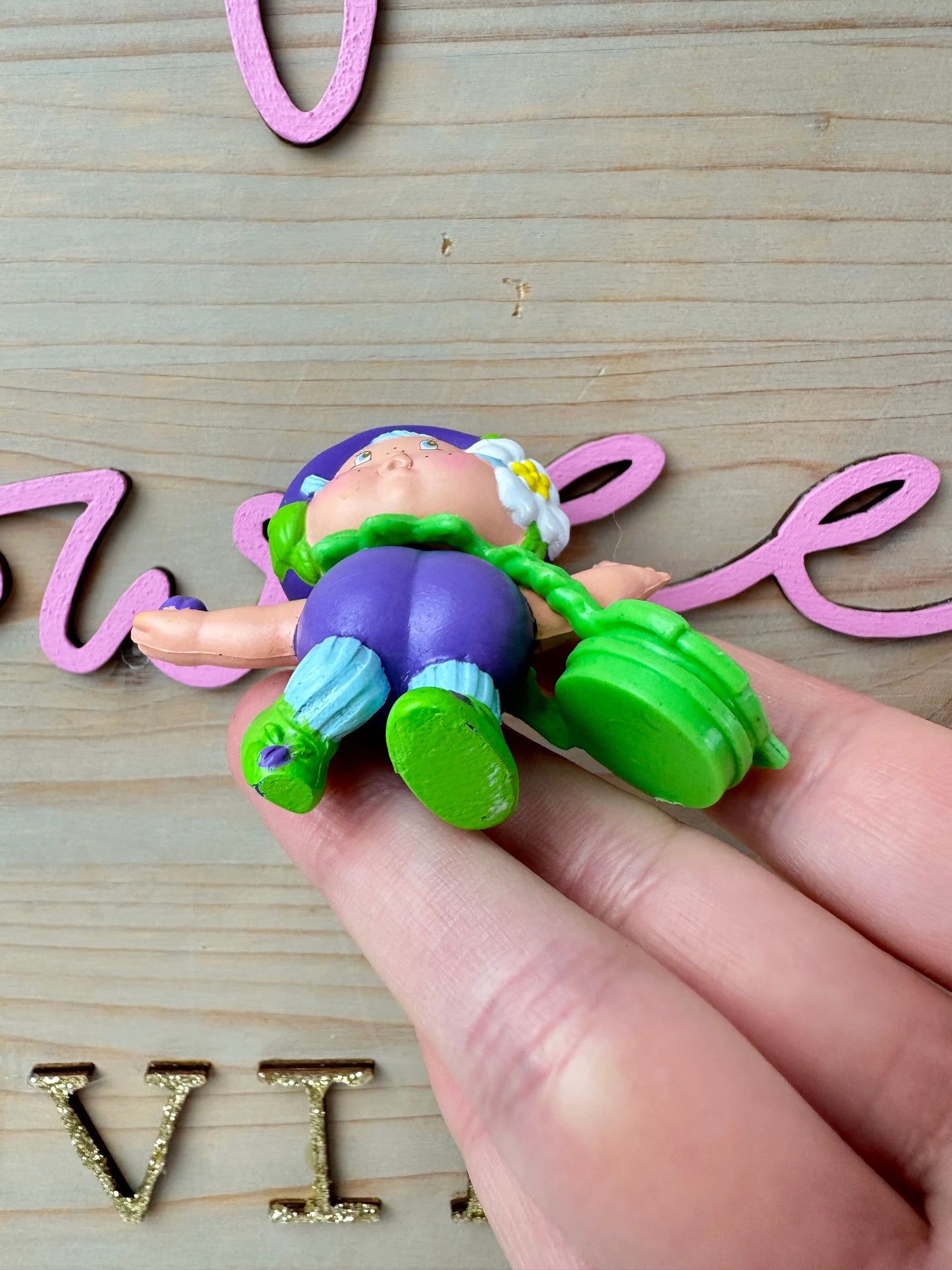 1985 Kenner Strawberry Shortcake Plum Berrykin Critter