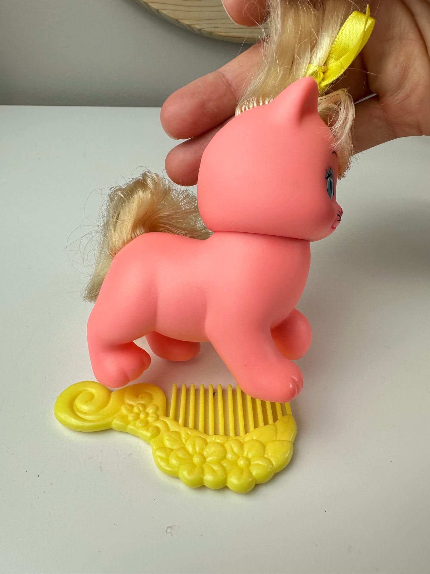 1989 Mattel Little Pretty Polished Paws Catra with Comb & Ribbon