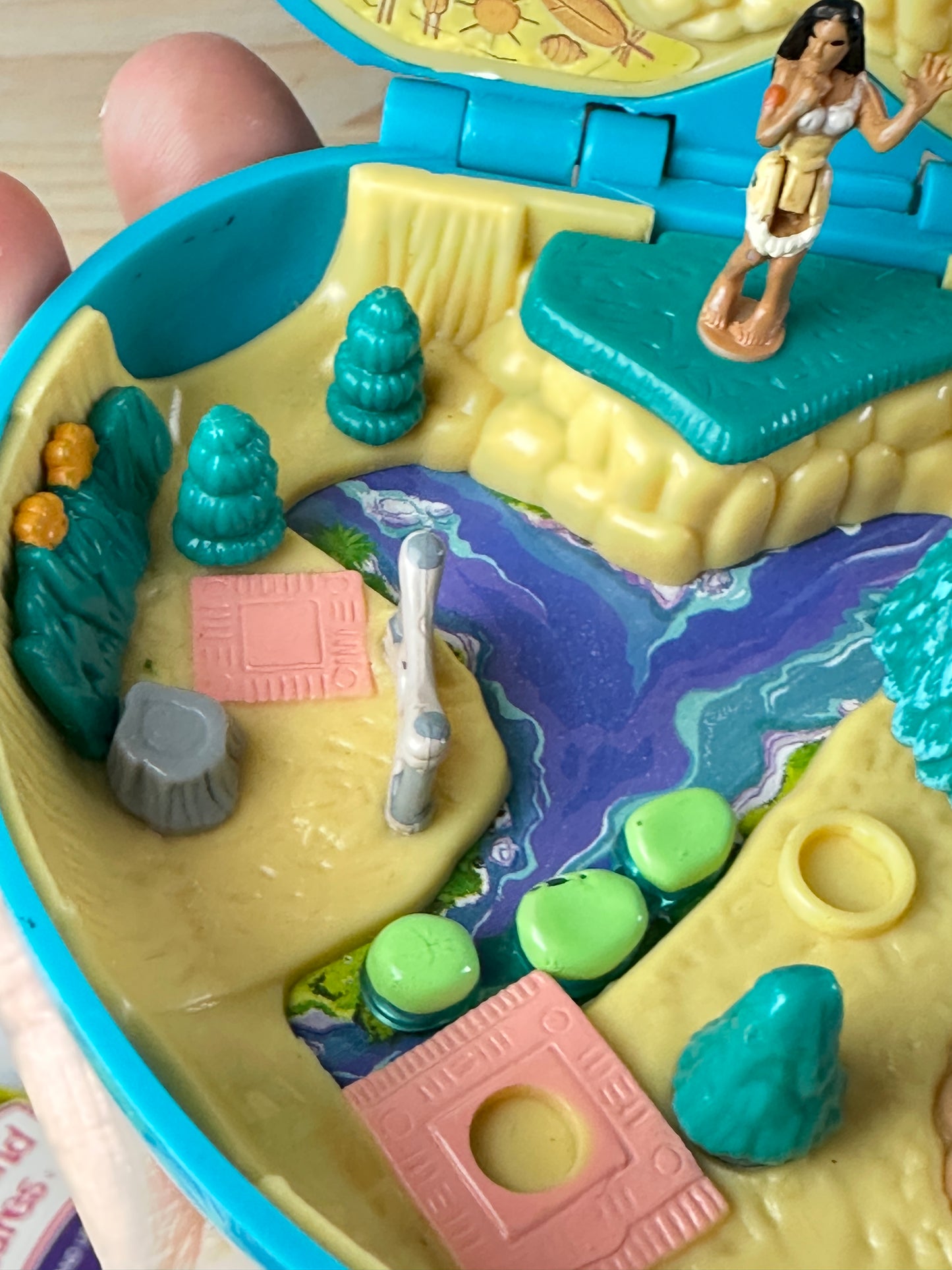 1995 Bluebird Polly Pocket Disney Pocahontas Playset