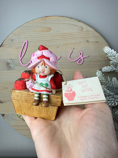 1980s Strawberry Shortcake Designer's Collection Porcelain Figurine Trinket Box "Gift of Love" with Tag