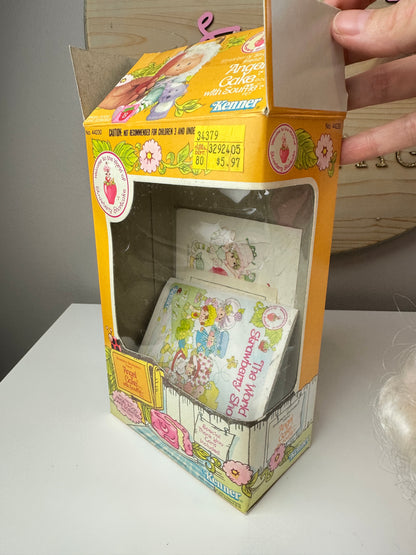 1982 Kenner Strawberry Shortcake Angel Cake with Souffle Doll