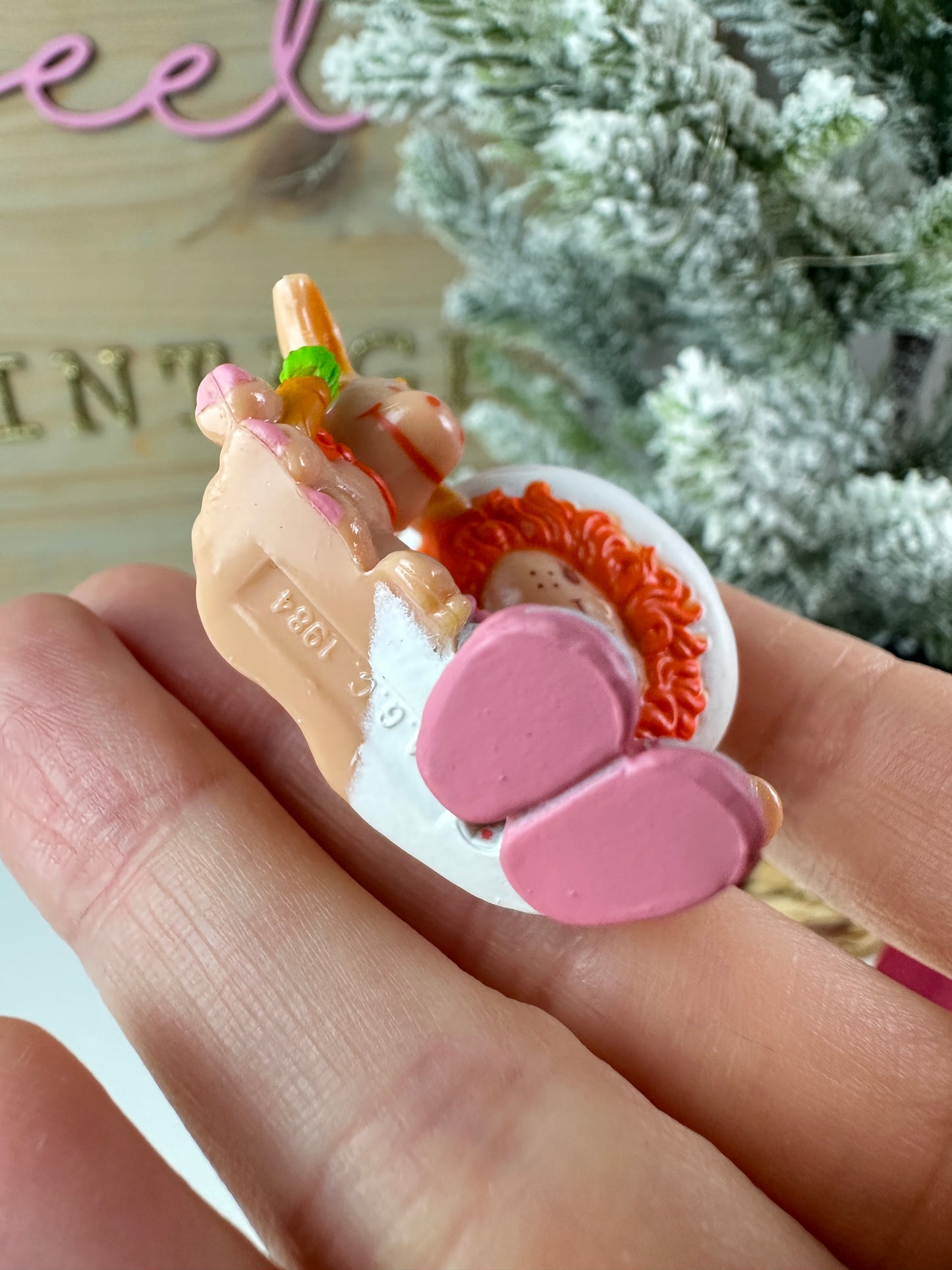 1984 Kenner Strawberry Shortcake Cafe Ole with Burrito at a Pottery Wheel Deluxe Miniature *Berry Vault*