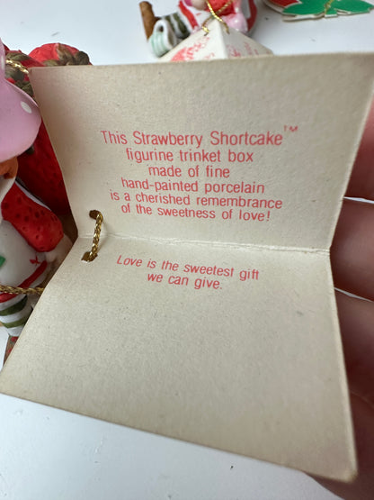 1980s Strawberry Shortcake Designer's Collection Porcelain Figurine Trinket Box "Gift of Love" with Tag