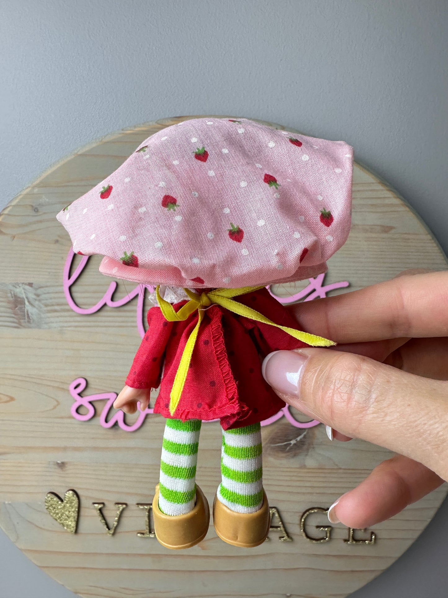 1982 Kenner Strawberry Shortcake with Custard Doll [Unmarked Body]