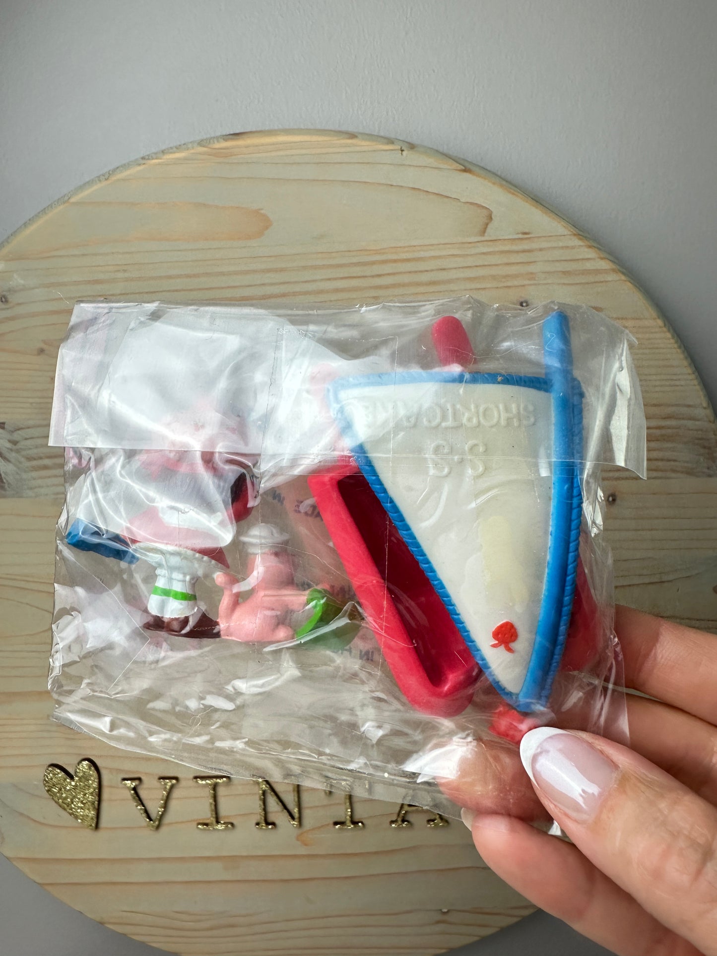 1983 Kenner Strawberry Shortcake with Custard on a Sailboat Deluxe Miniature MIP