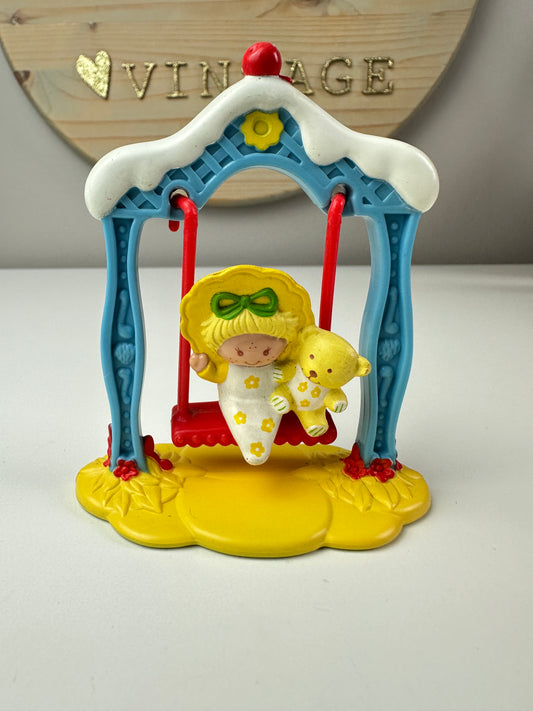 1983 Kenner Strawberry Shortcake Deluxe Miniature Strawberry Shortcake Butter Cookie with Jelly Bear on a Swing