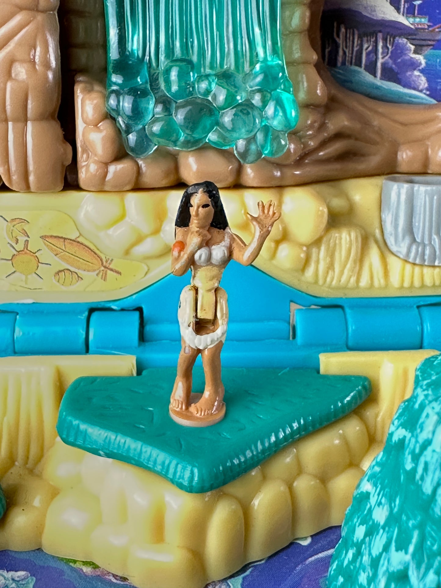 1995 Bluebird Polly Pocket Disney Pocahontas Playset