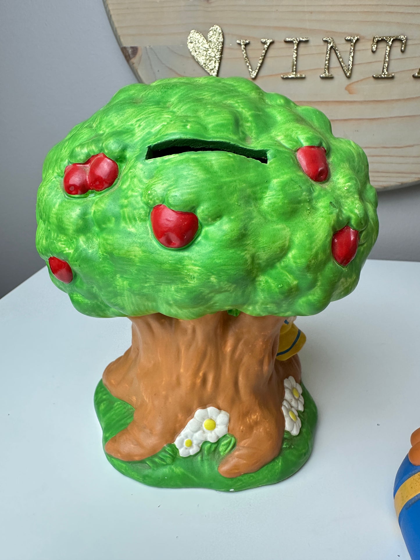 1984 Get Along Gang Woolma Lamb Picking Apples Ceramic Bank
