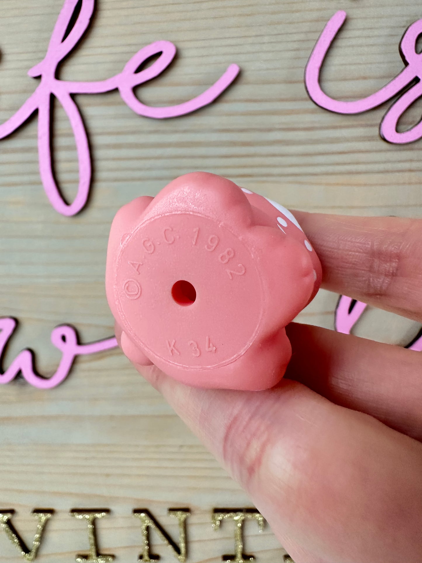 1982 Kenner Strawberry Shortcake Original Custard Pet