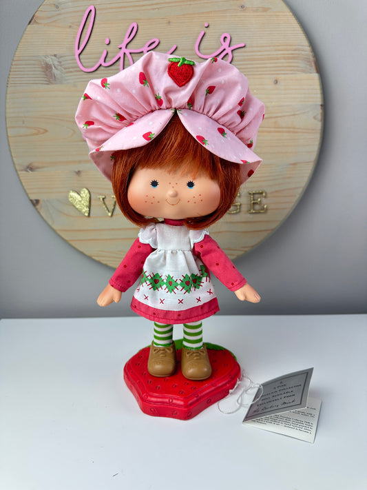 2004 Danbury Mint Strawberry Shortcake Doll