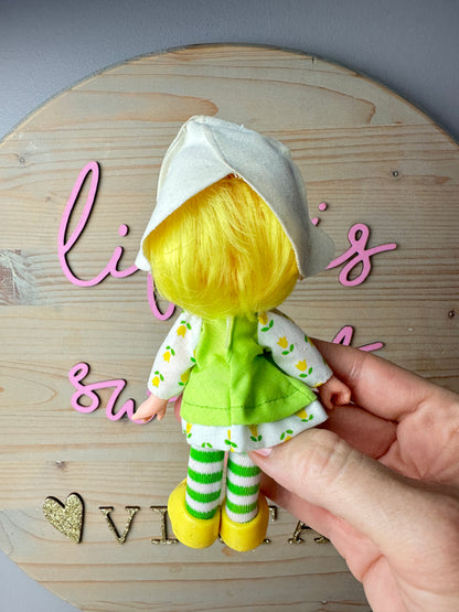 1983 Kenner Strawberry Shortcake Mint Tulip with Marsh Mallard Doll