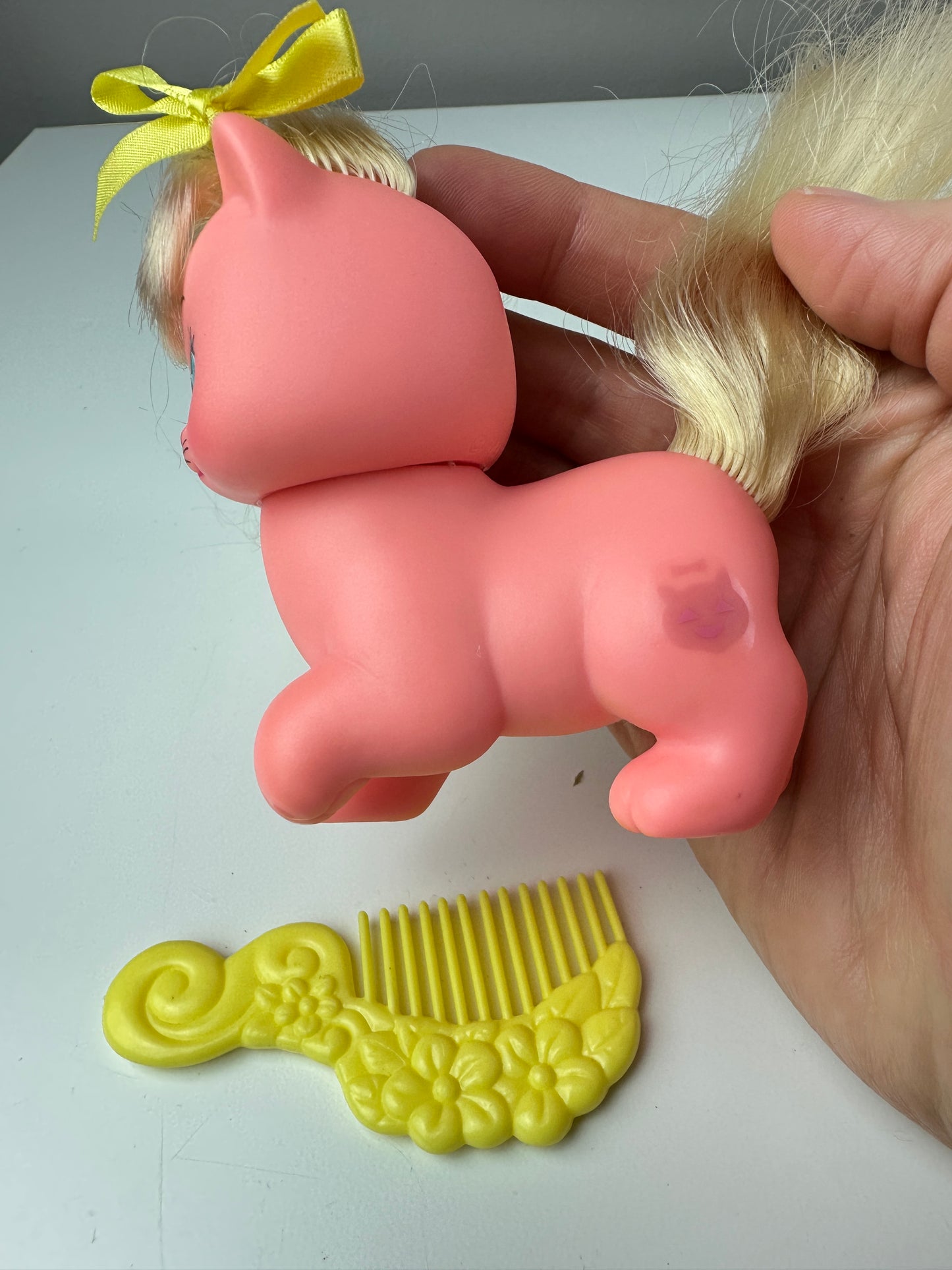 1989 Mattel Little Pretty Polished Paws Catra with Comb & Ribbon