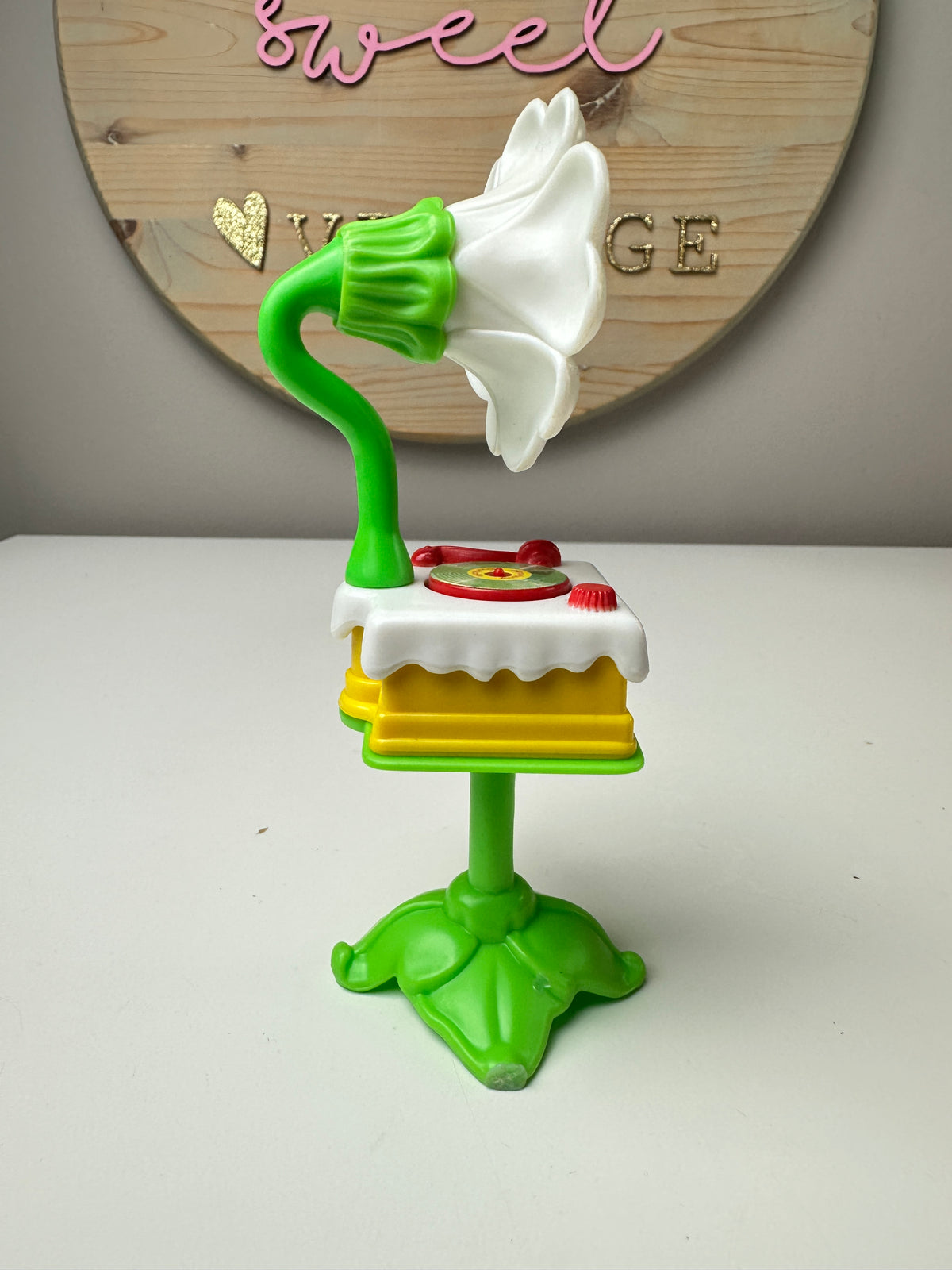 1985 Kenner Strawberry Shortcake Berry Happy Home Fancy Fun Foom Phonograph Record Player