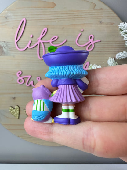 1984 Kenner Strawberry Shortcake Plum Puddin' with Elderberry Owl with a Pencil Mini PVC Figure *Berry Vault*