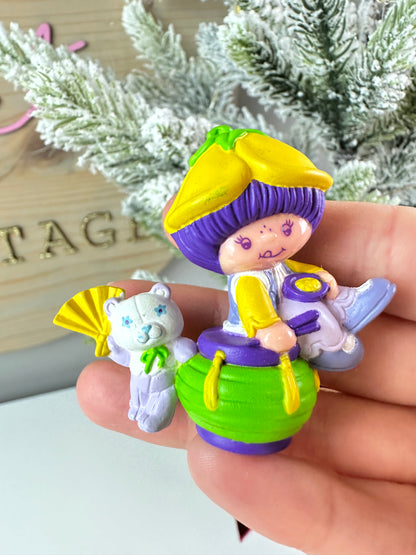 1984 Kenner Strawberry Shortcake Almond Tea with Marza Panda Deluxe Miniature *Berry Vault*